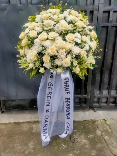 Krans Bunga Duka Cita  di Tenggarong